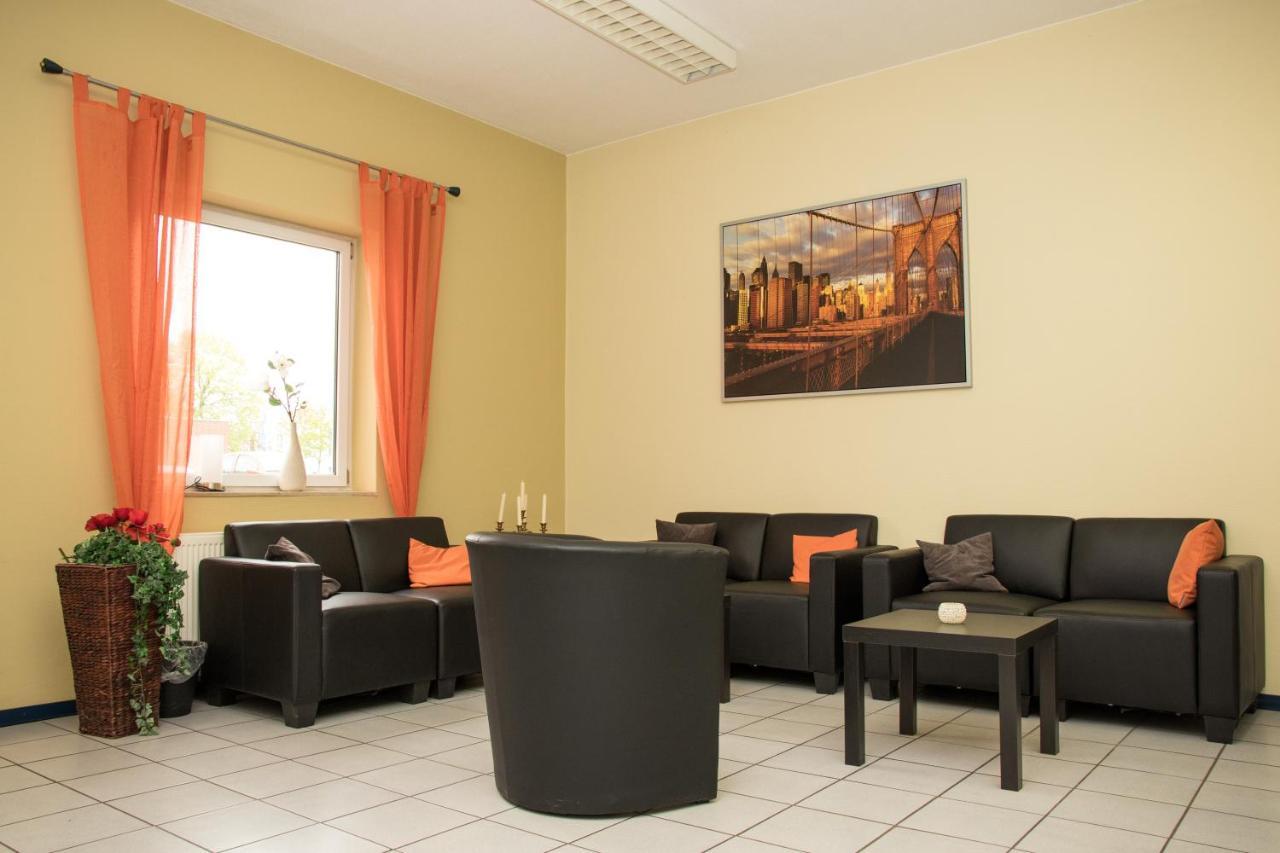 Messe Motel Laatzen Exterior photo